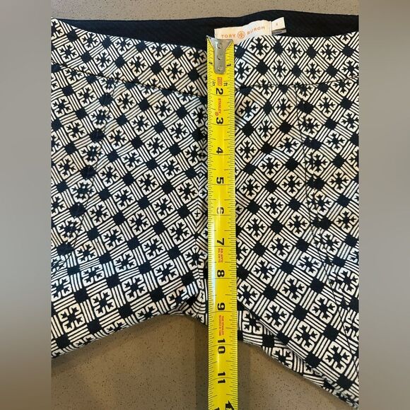 Tory Burch Women's Black & White Geometric Side Zip Ankle Pants Size 4 - Picture 9 of 10